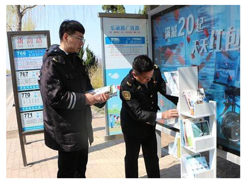 新式公交候車(chē)亭